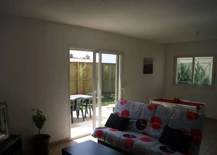 Дом отдыха Maisonnette Climatisee 46 M2 *