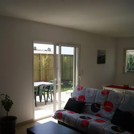 Tatil Evi Maisonnette Climatisee 46 M2 *